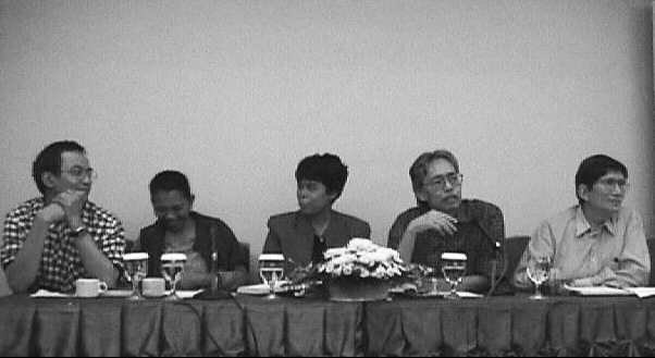 Rapat kerja IKJ 2002. Ki-ka: Priyanto Sunarto, Dolorosa Sinaga, Citradewi, S Prinka, Alim Zaman.